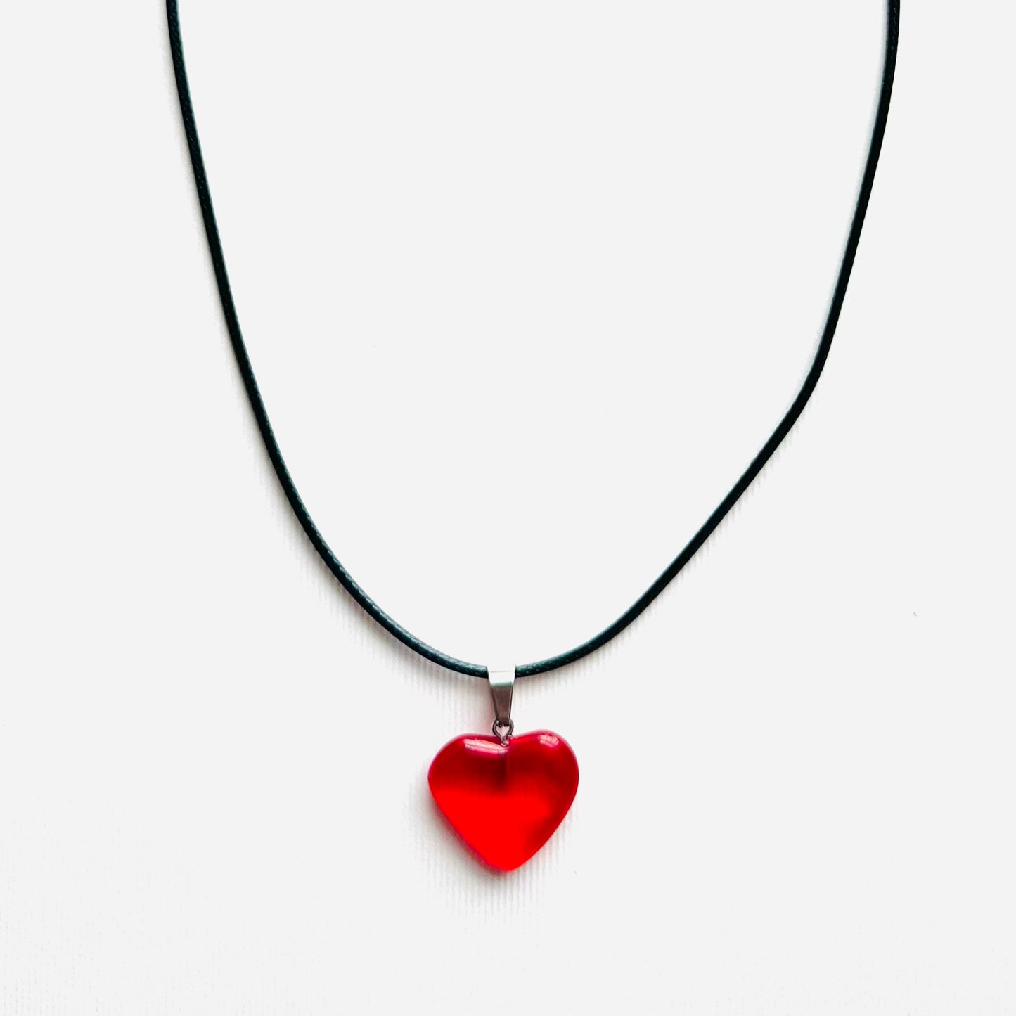 Heart necklace ( transparent red, natural stone)