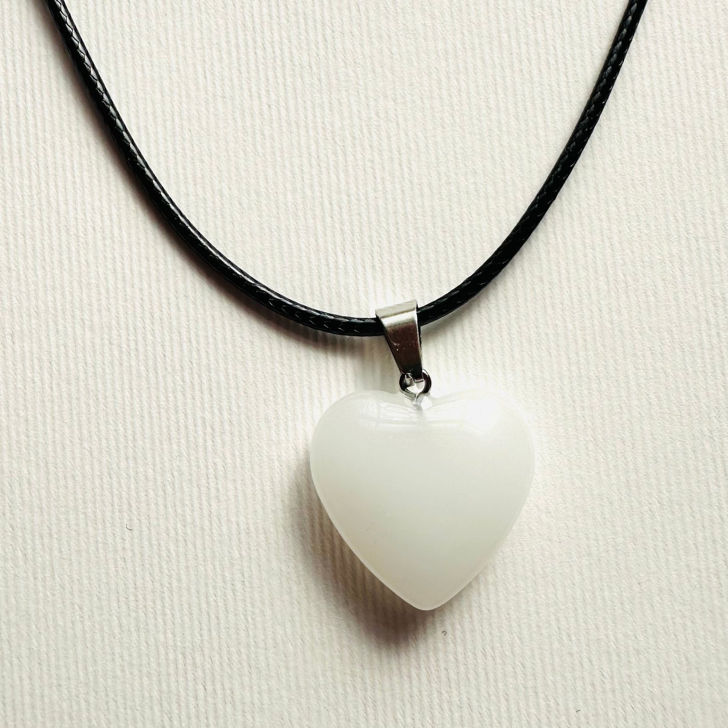 Heart necklace ( white natural stone)