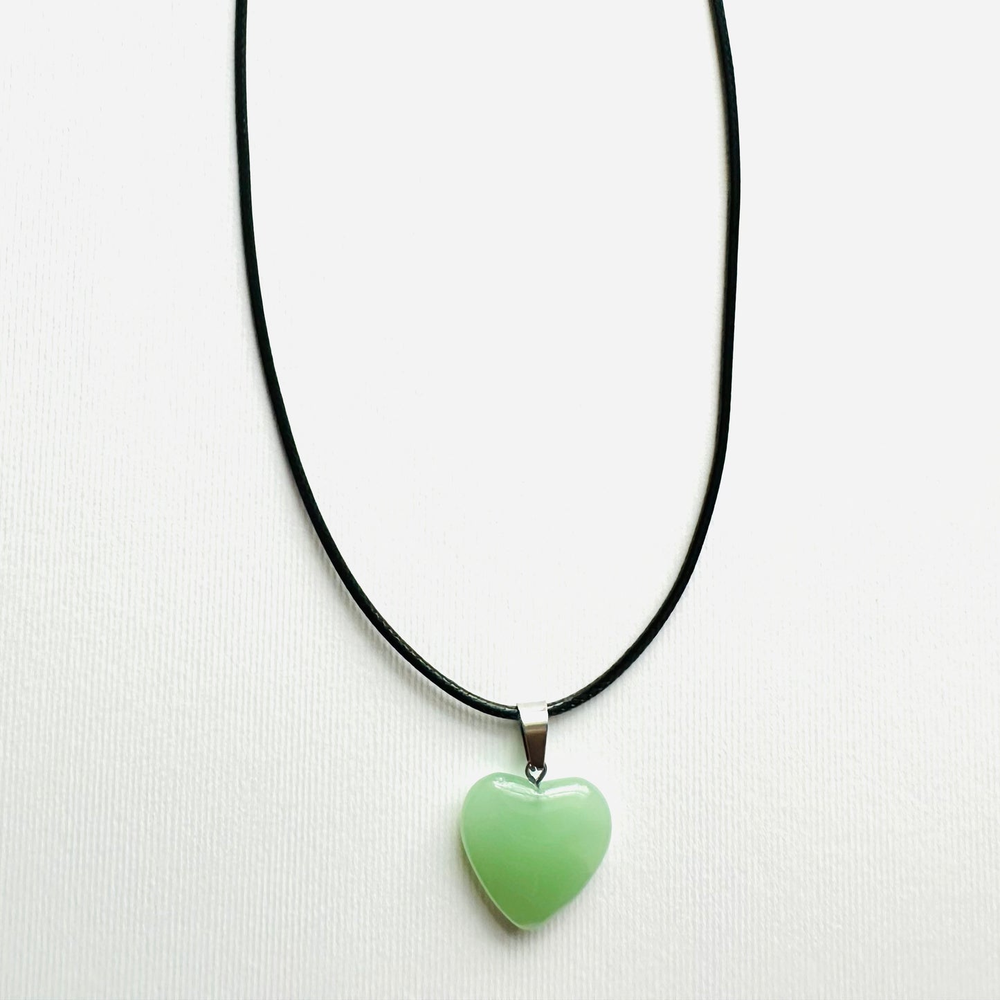 Heart necklace ( light green, natural stone)