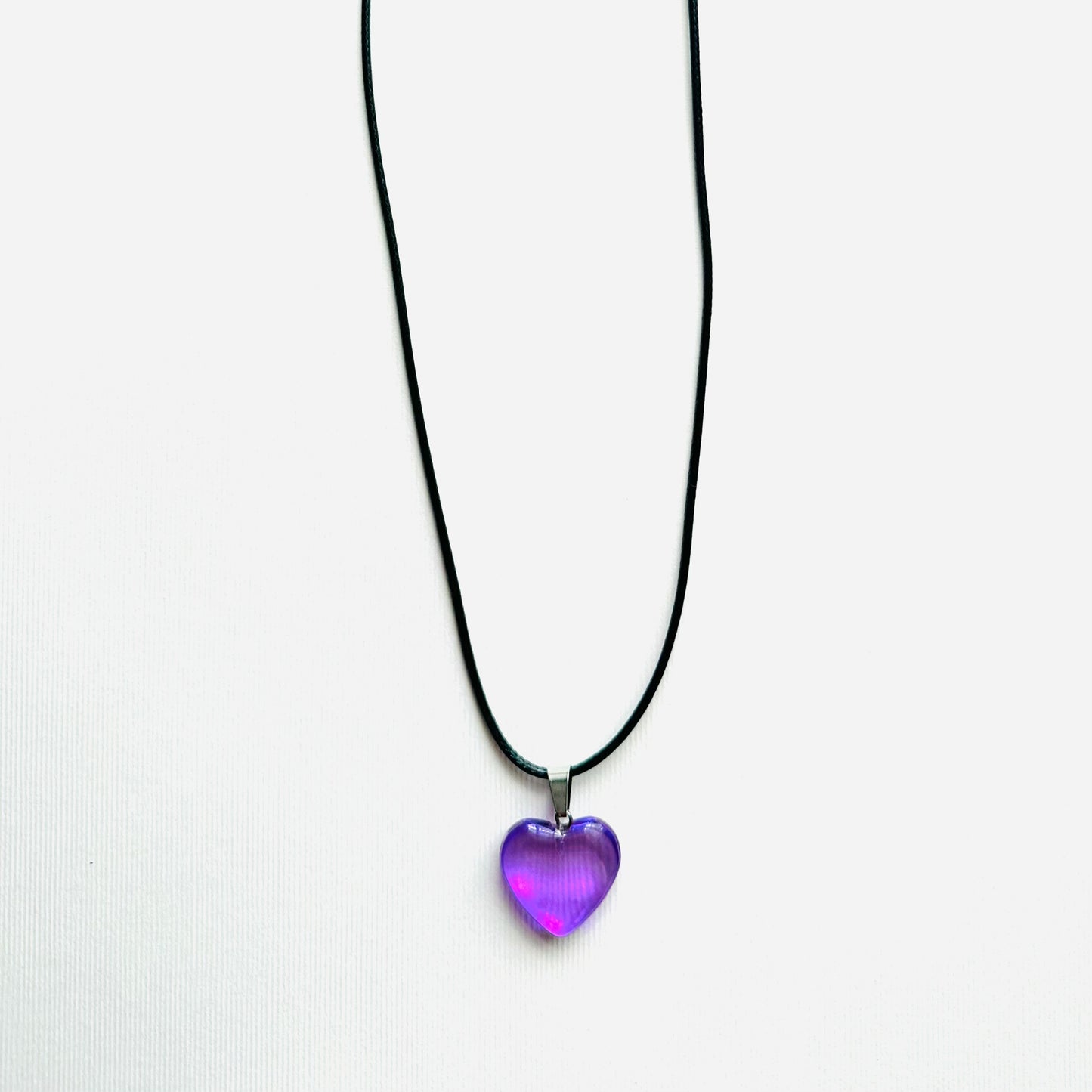 Heart necklace ( transparent purple, natural stone )
