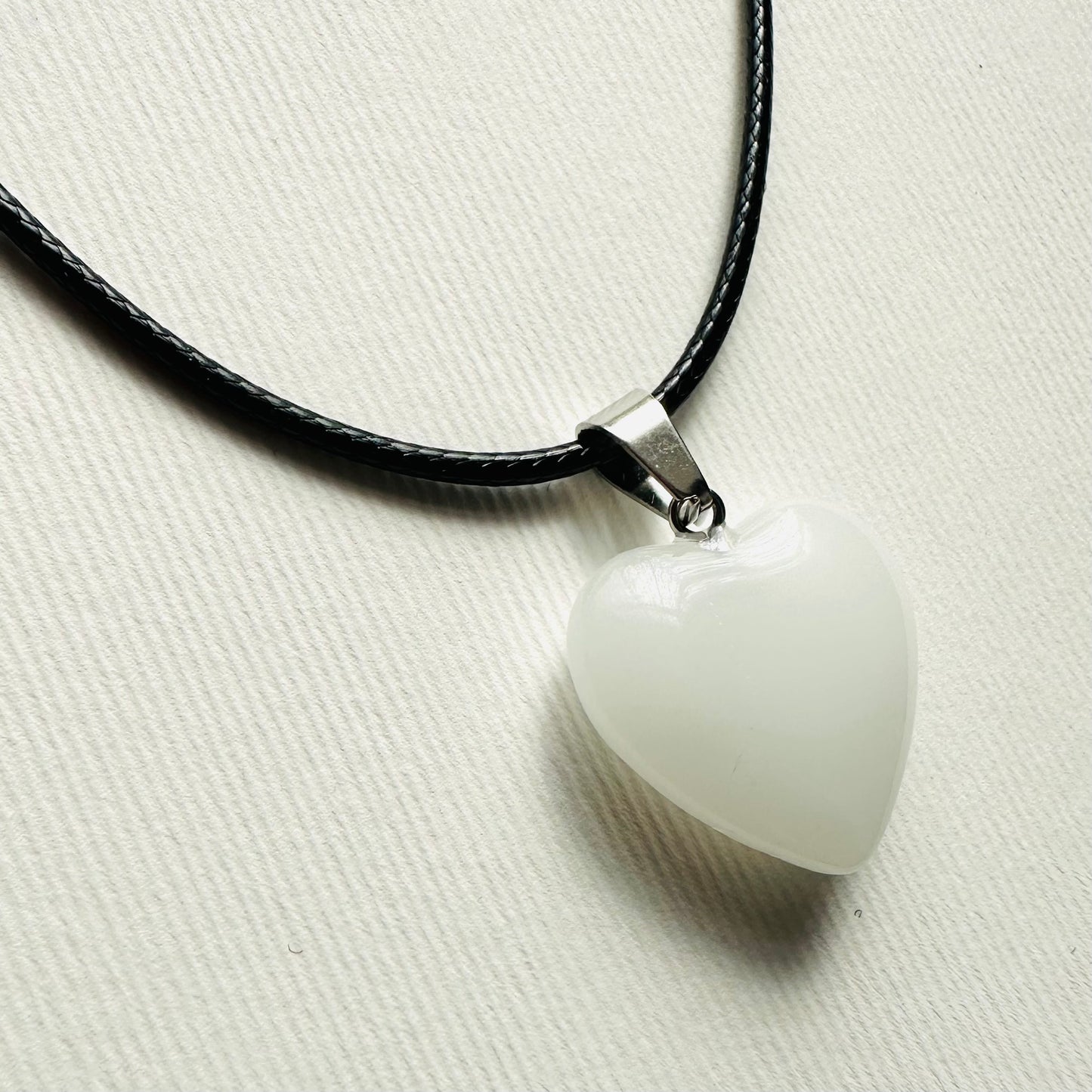 Heart necklace ( white natural stone)