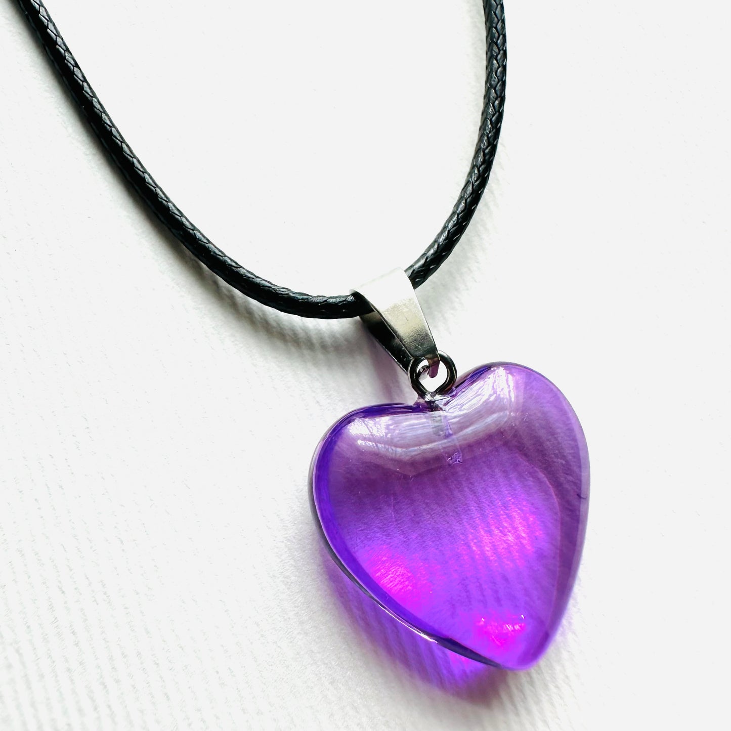 Heart necklace ( transparent purple, natural stone )