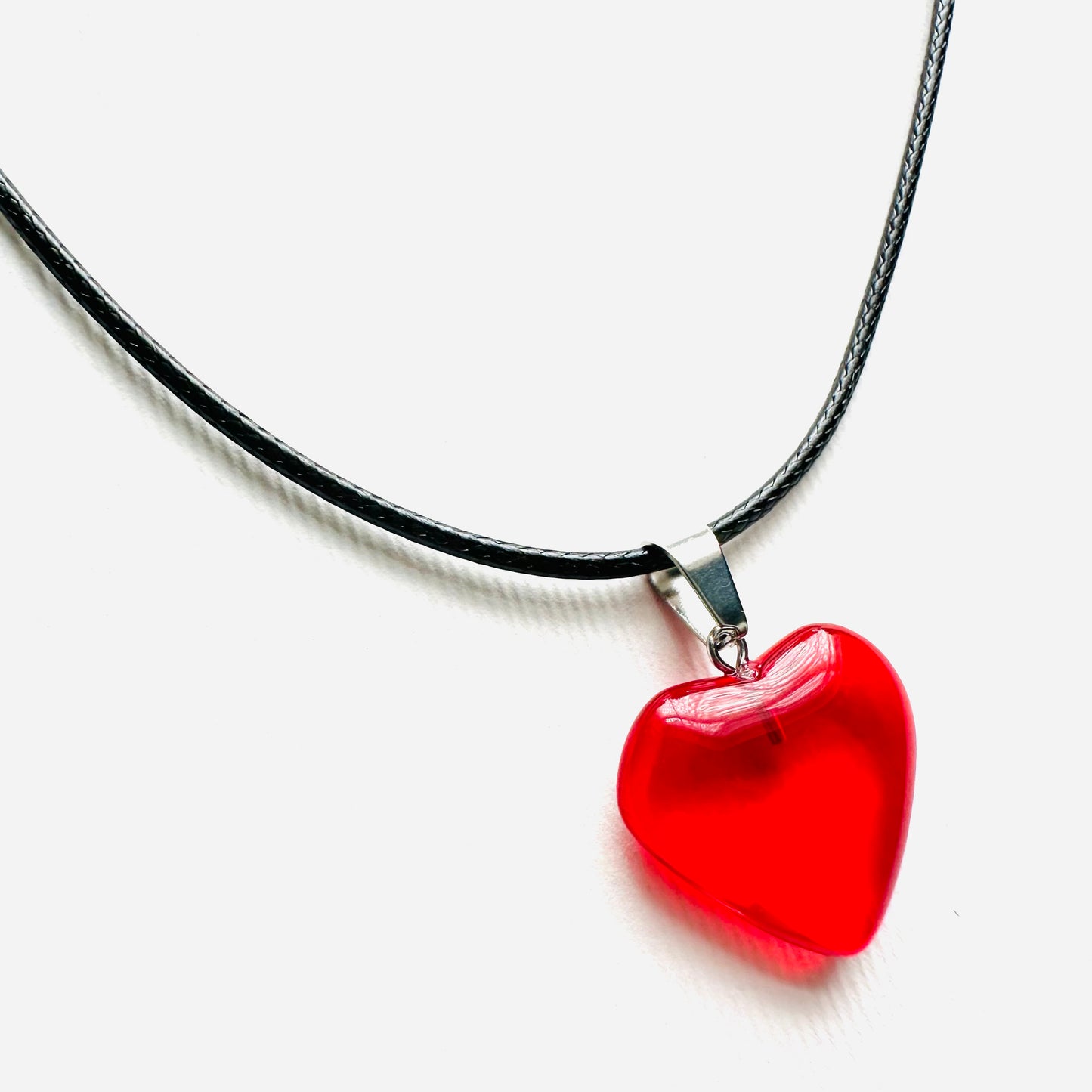 Heart necklace ( transparent red, natural stone)