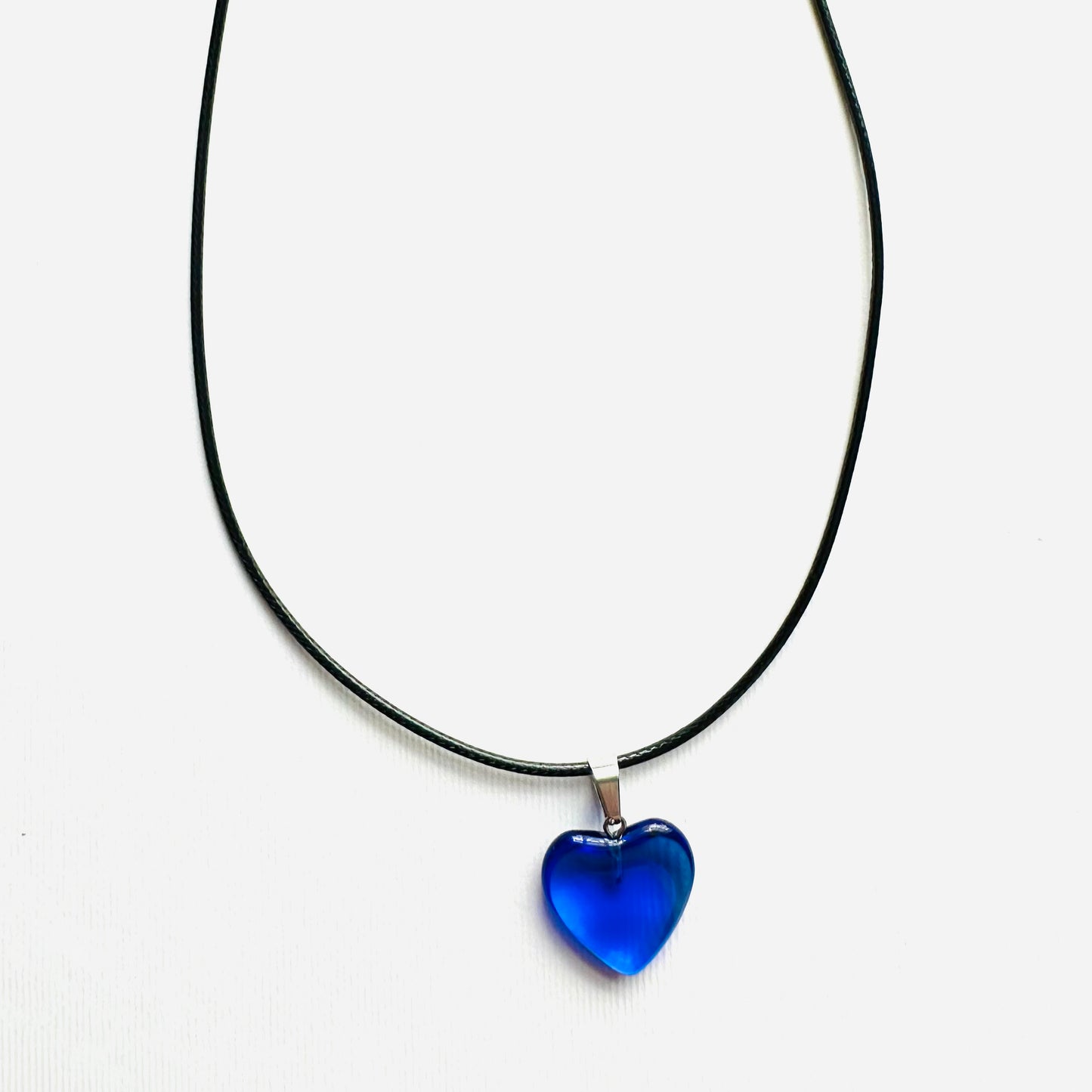 Heart necklace ( dark blue, natural stone).