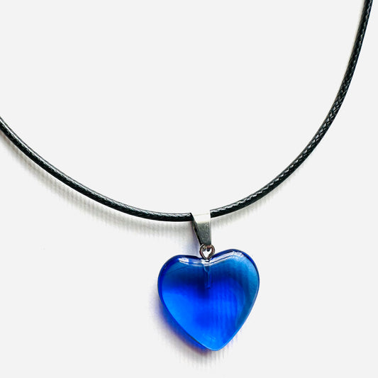 Heart necklace ( dark blue, natural stone).