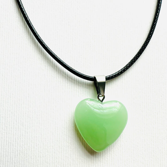 Heart necklace ( light green, natural stone)