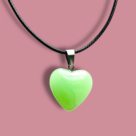 Heart necklace ( light green, natural stone)