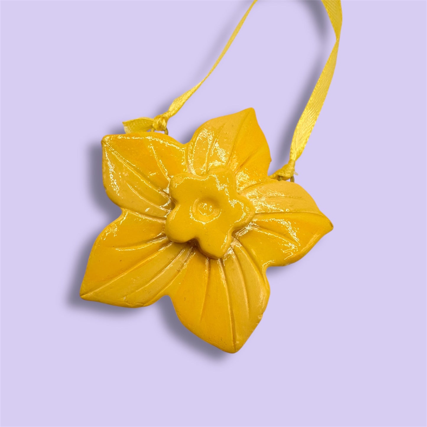 Spring daffodil hanging decor (clay).