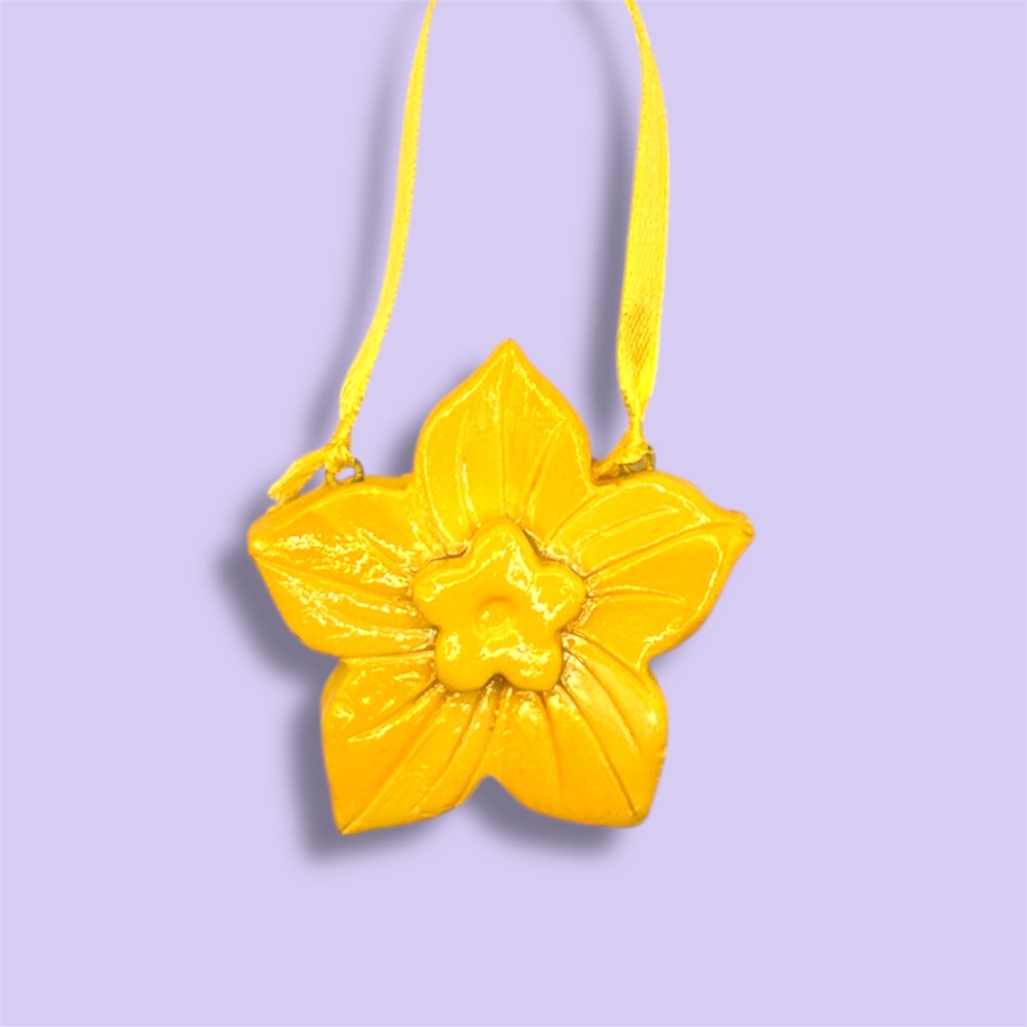 Spring daffodil hanging decor (clay).